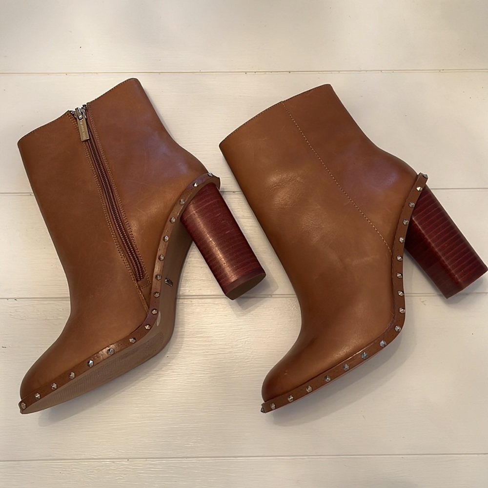 Gianni Bini Heeled Boots